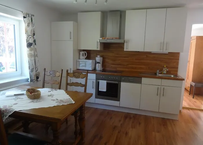 هاوس اشتينبريشير هالشتات